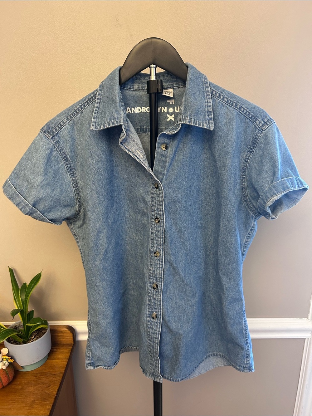 Light Blue Denim Short-Sleeve Button-Down Shirt